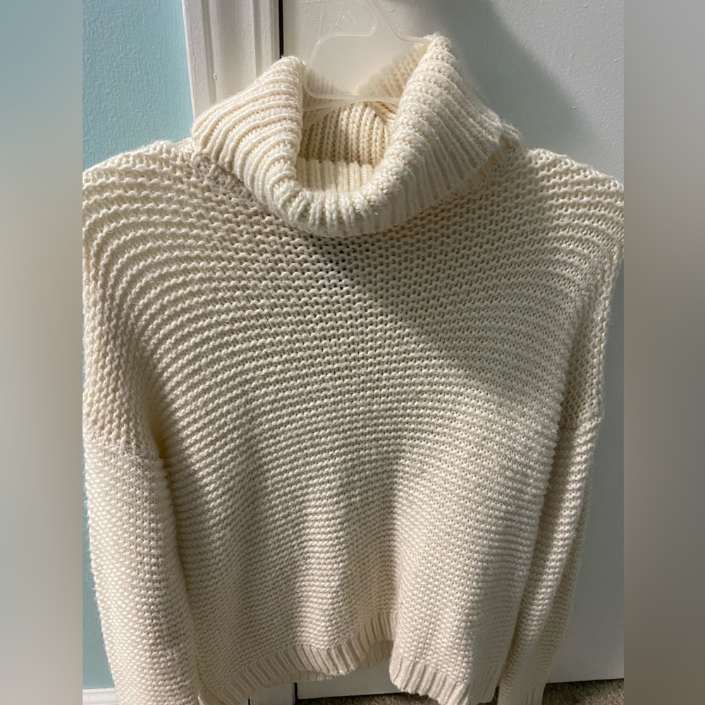 Off white knit Sweater forever21